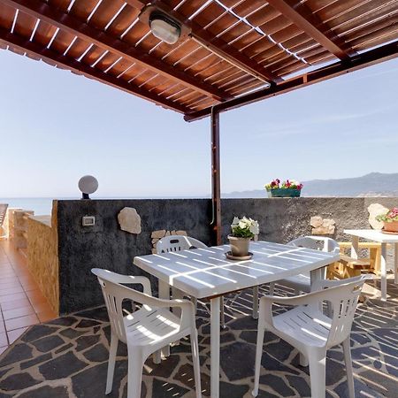 La Terrazza Sul Mare Magomadas Exterior foto