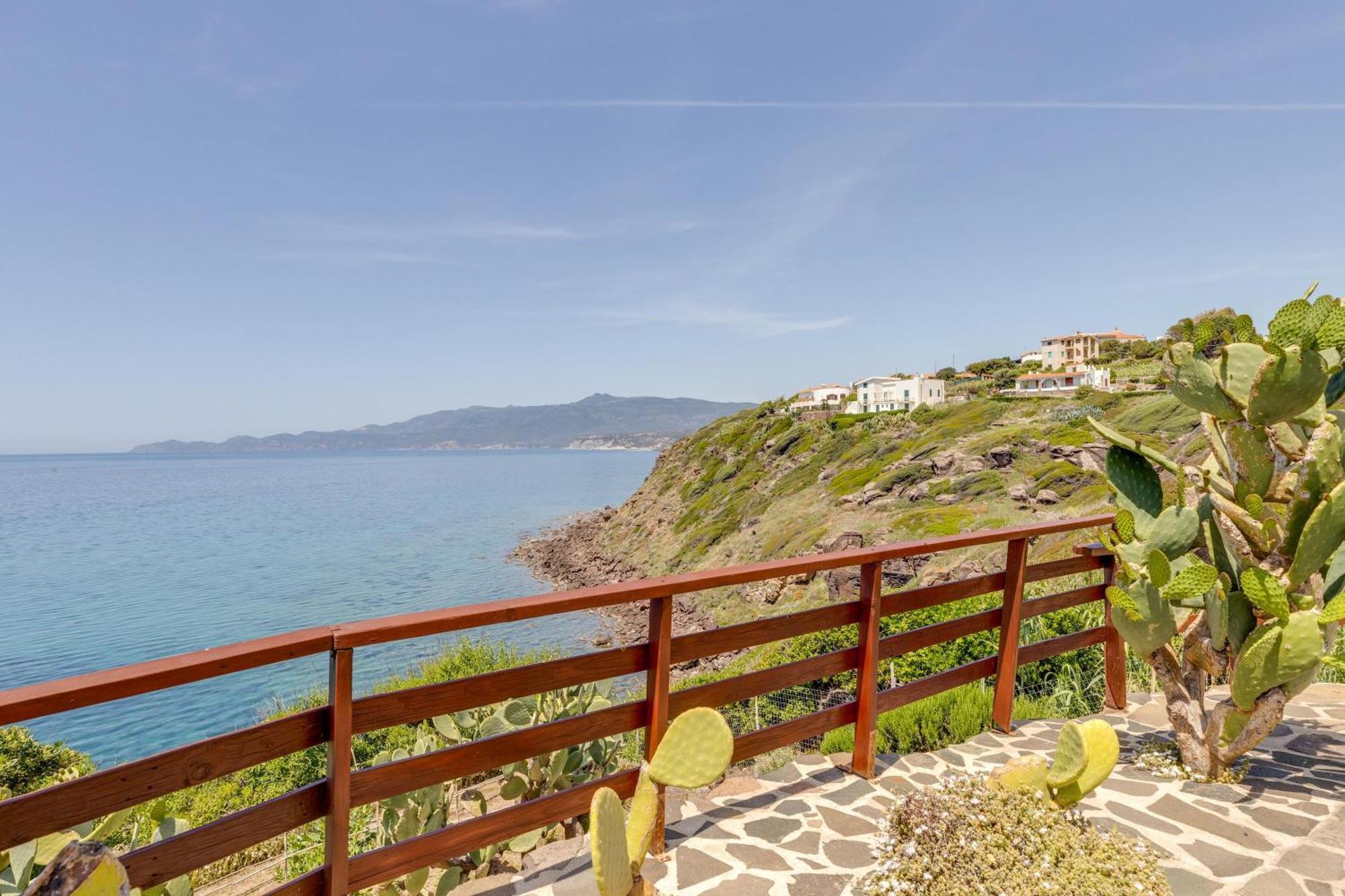 La Terrazza Sul Mare Magomadas Exterior foto